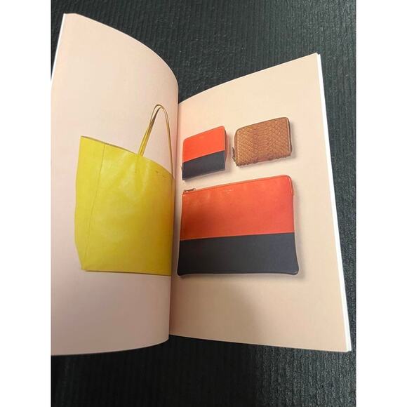 CELINE ACCESSORIES LOOKBOOK catalog 2010 - Picture 2 of 5